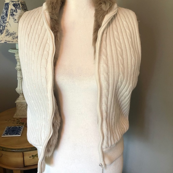 Knit vest with fair fur lining - Picture 2 of 11